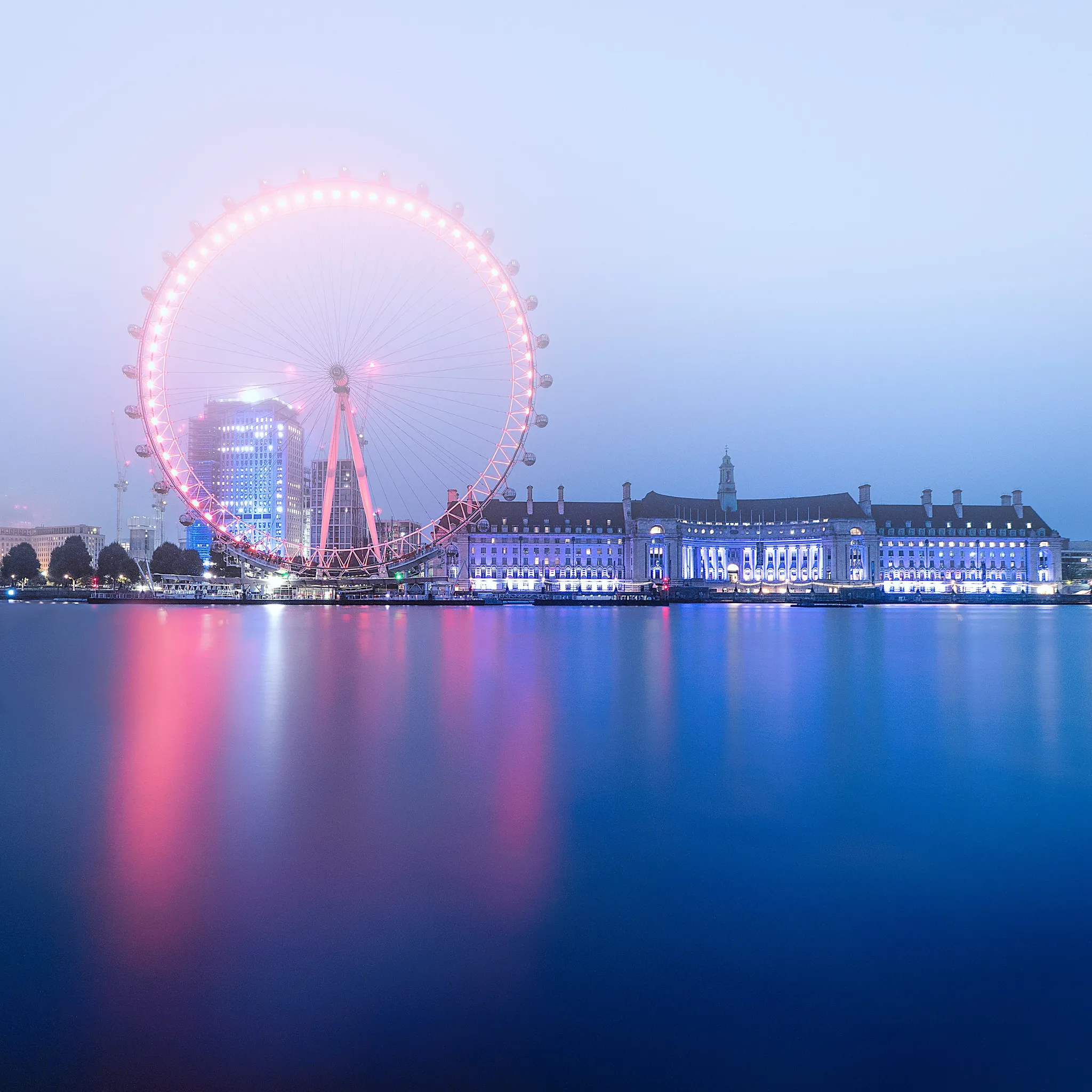London Eye on a foggy morning
